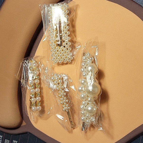 13 for the price Hair accessories - Picture 2 of 4